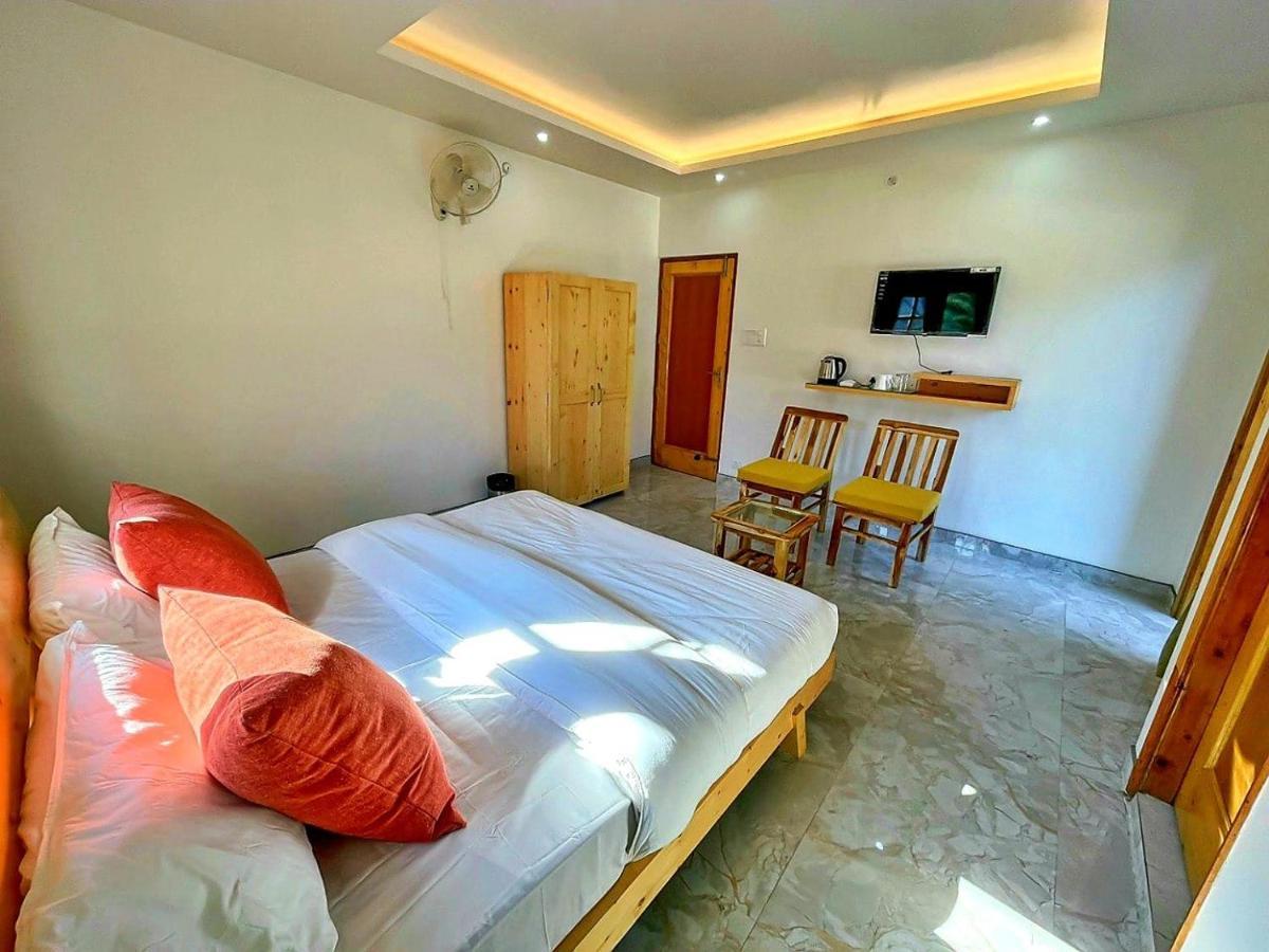 The Wild Yak Hotel Mandi Bagian luar foto