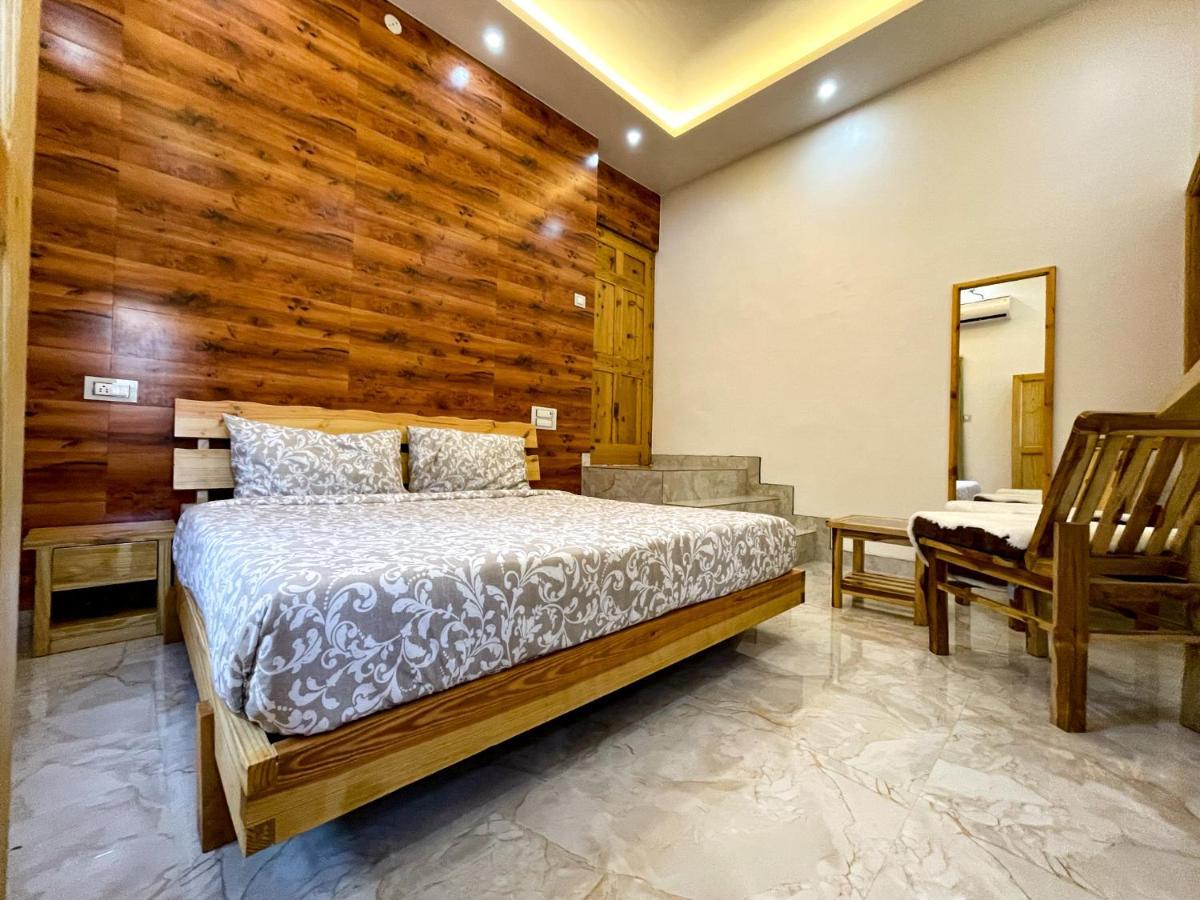 The Wild Yak Hotel Mandi Bagian luar foto