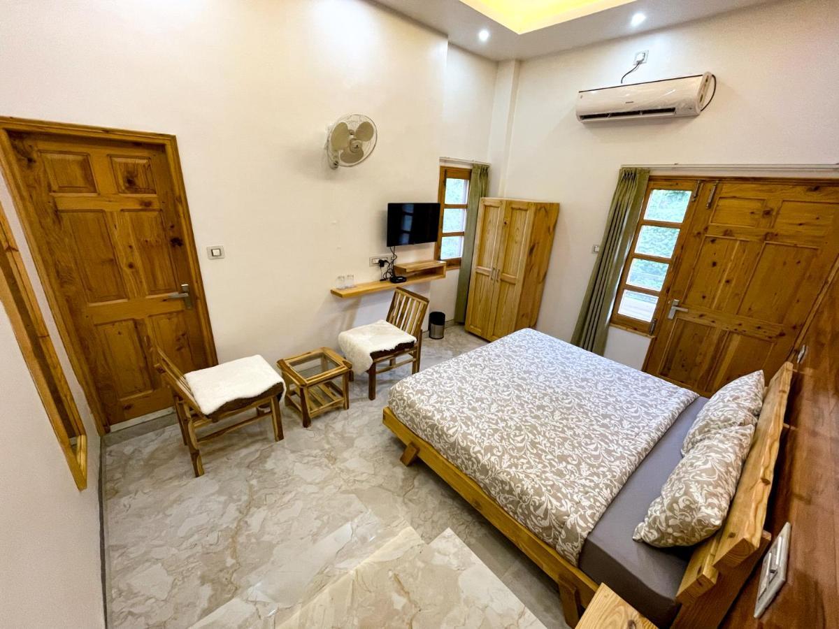 The Wild Yak Hotel Mandi Bagian luar foto