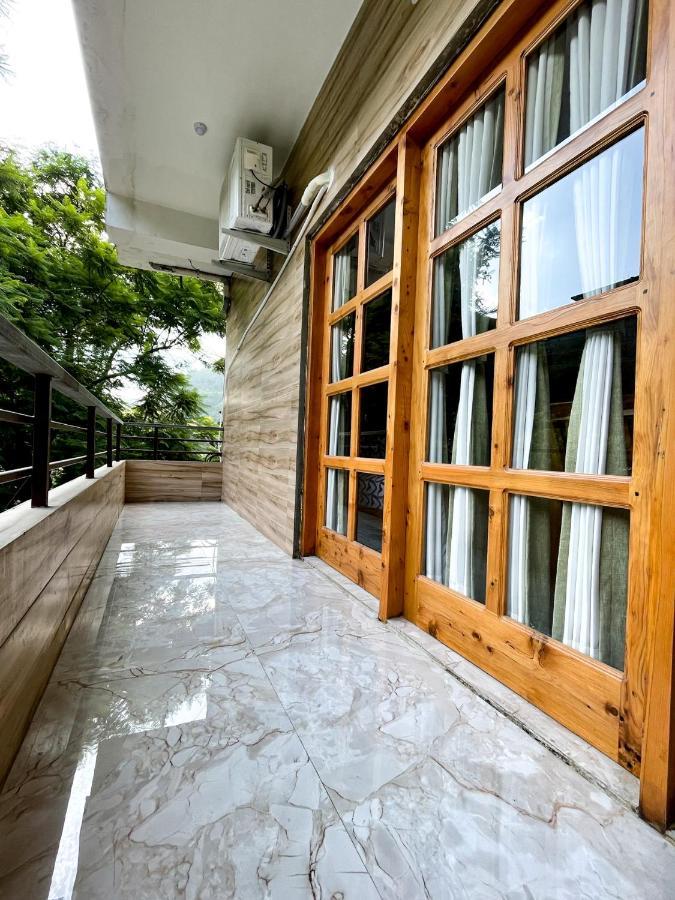 The Wild Yak Hotel Mandi Bagian luar foto